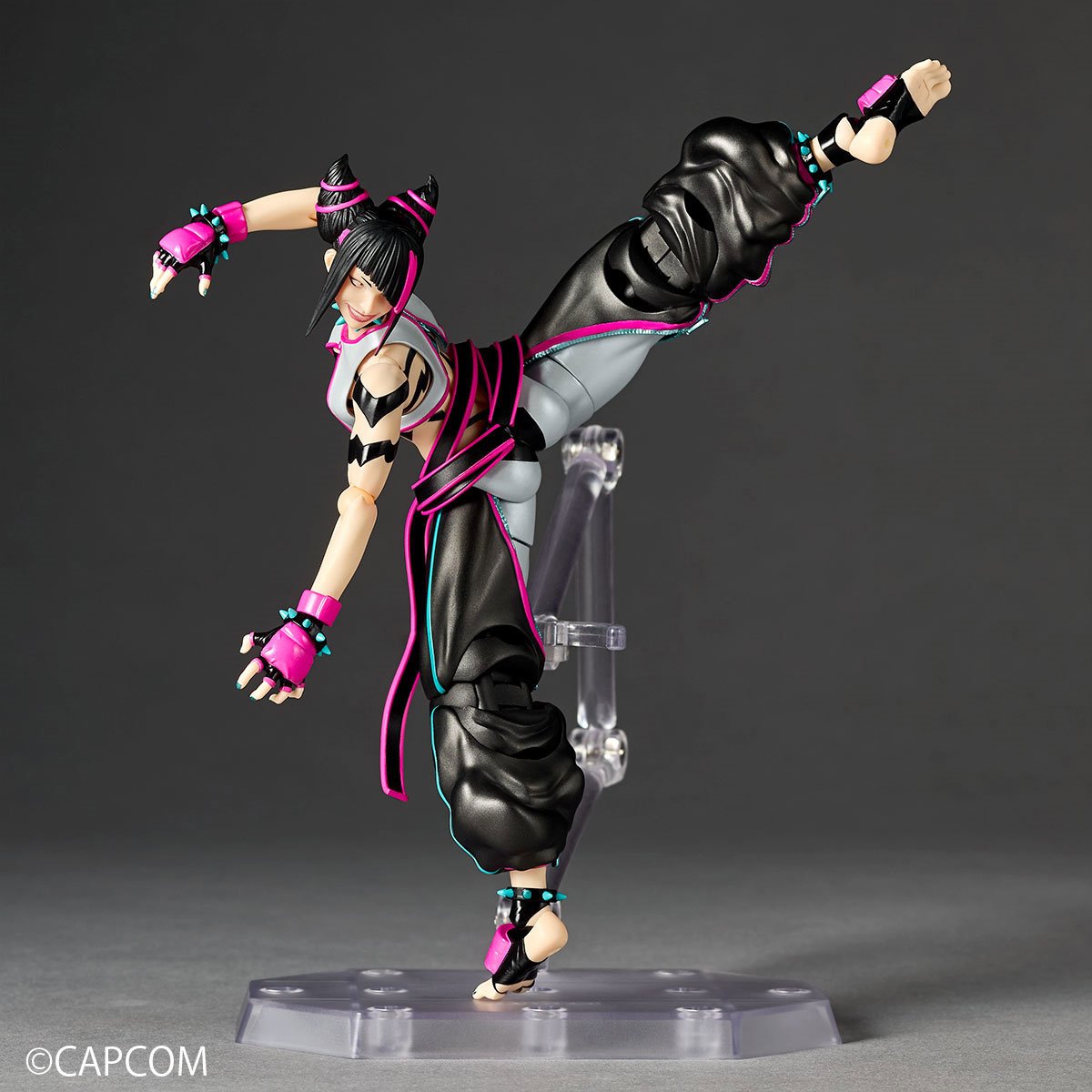 Street Fighter 6 Juri Revoltech Amazing Yamaguchi Action Figure