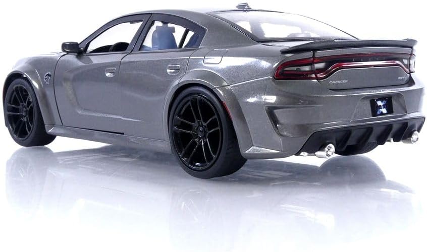 Fast & Furious Fast X 1:24 Dom's 2021 Dodge Charger SRT Hellcat Die-cast Car