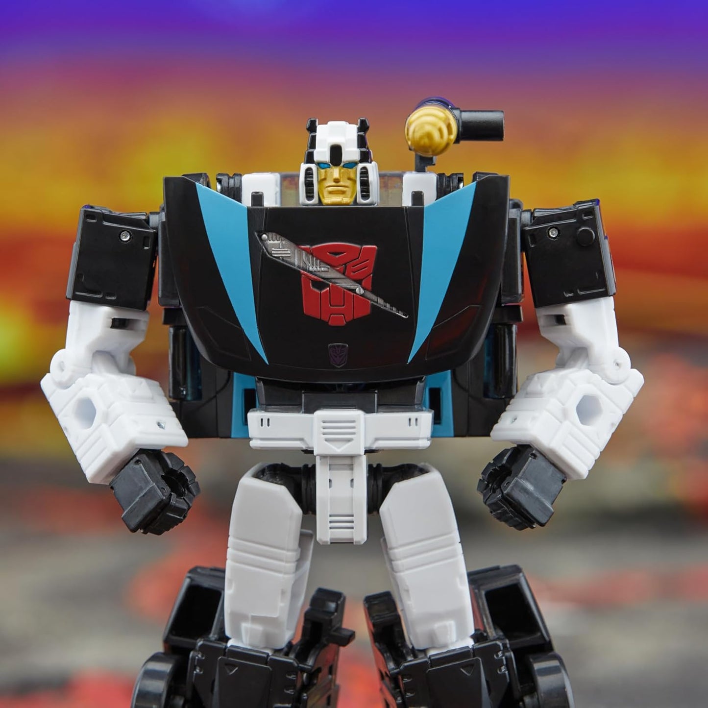 Transformers Legacy Deluxe Class Armada Universe Wheeljack Action Figure