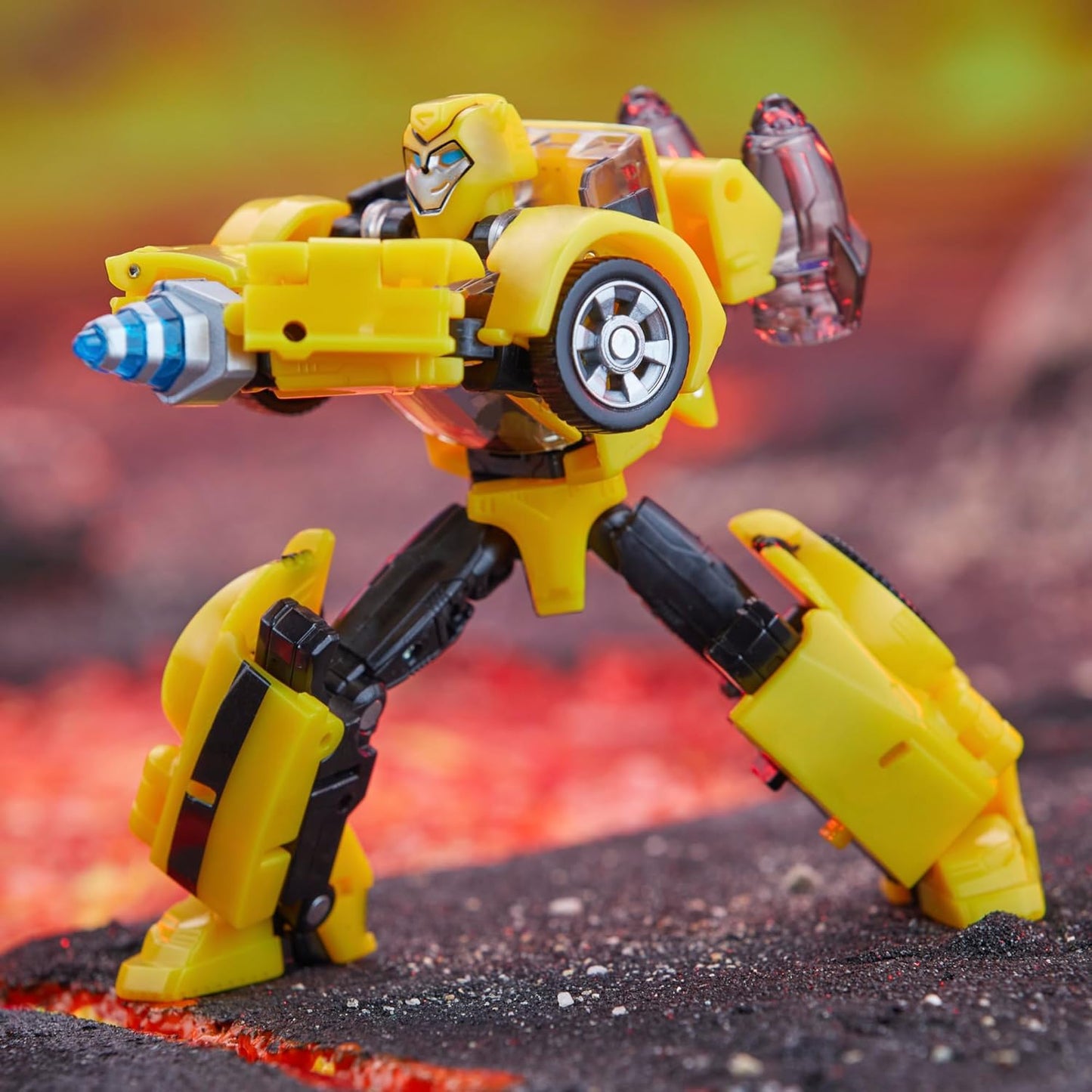 Transformers Legacy United Deluxe Class Animated Universe Bumblebee, 5.5-Inch Converting Action Figure, 8+