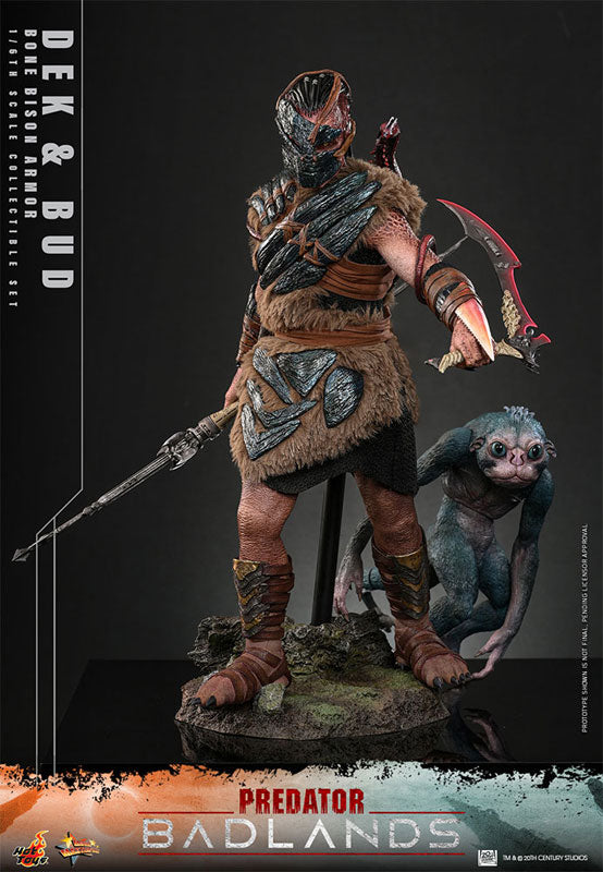 Predator: Badlands Dek (Bone Bison Armor) & Bud Collectible Figure