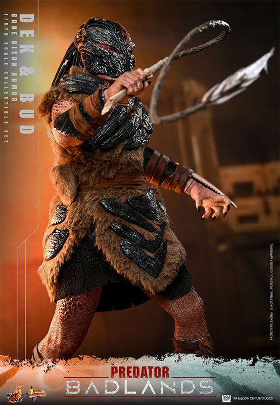 Predator: Badlands Dek (Bone Bison Armor) & Bud Collectible Figure