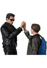 MAFEX Terminator 2: Judgment Day - T-800 (T2 Ver.) & John Connor Action Figure Two-Pack