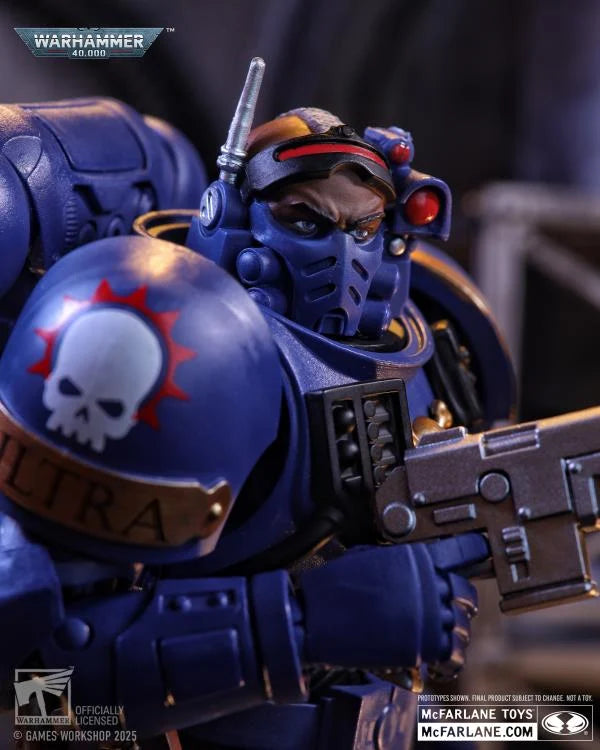 Warhammer 40,000 Wave 11 Ultramarines Lieutenant in Phobos Armour 7-Inch Scale Action Figure