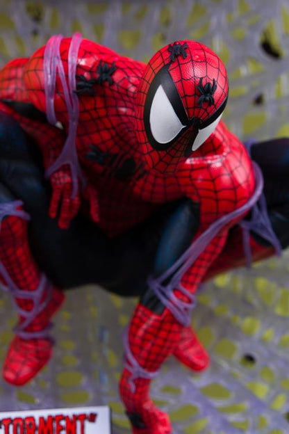 Marvel Comics Spider-Man (Spider-Man #1) 1/6 Scale Posed Figure