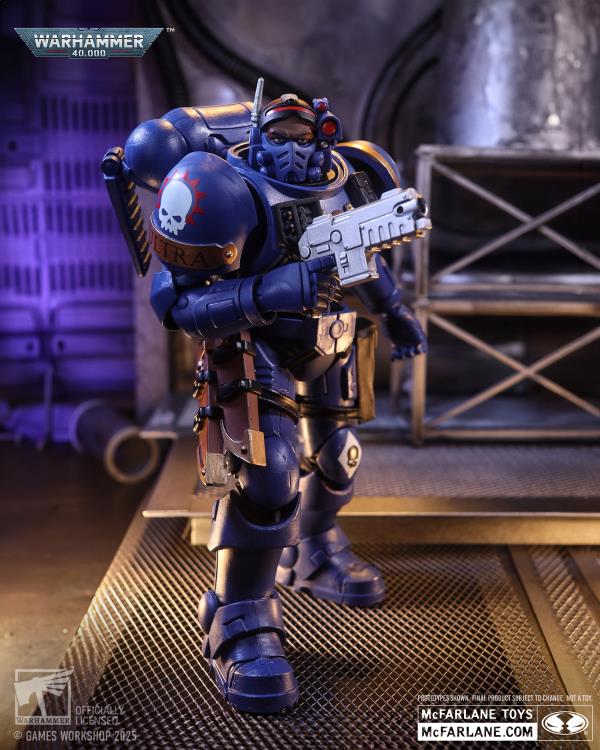 Warhammer 40,000 Wave 11 Ultramarines Lieutenant in Phobos Armour 7-Inch Scale Action Figure
