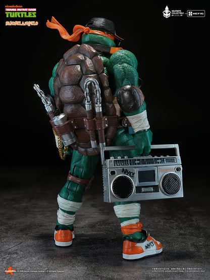 Teenage Mutant Ninja Turtles HB0105 Deluxe Ver. Michelangelo Action Figure