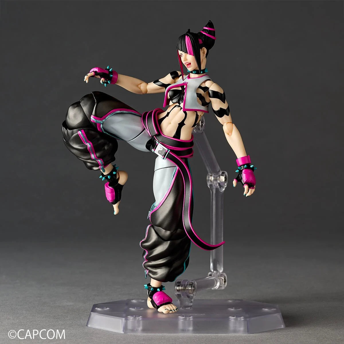 Street Fighter 6 Juri Revoltech Amazing Yamaguchi Action Figure