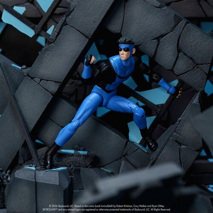 Invincible Wave 1 Invincible 6-Inch Scale Action Figure