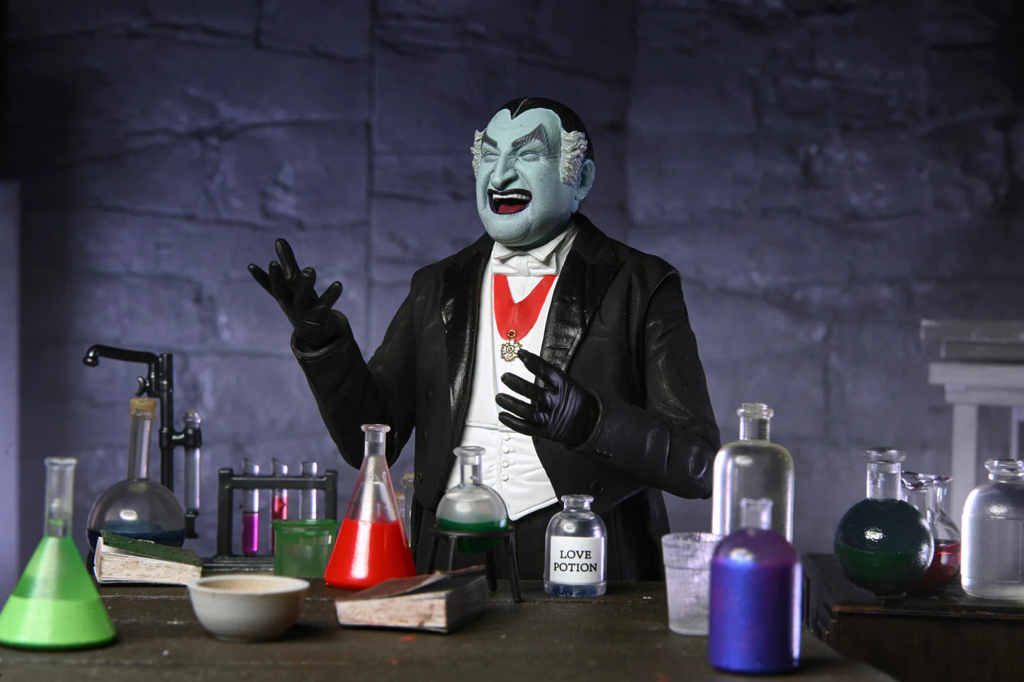 The Munsters Ultimate Grandpa Munster 7” Scale Action Figure