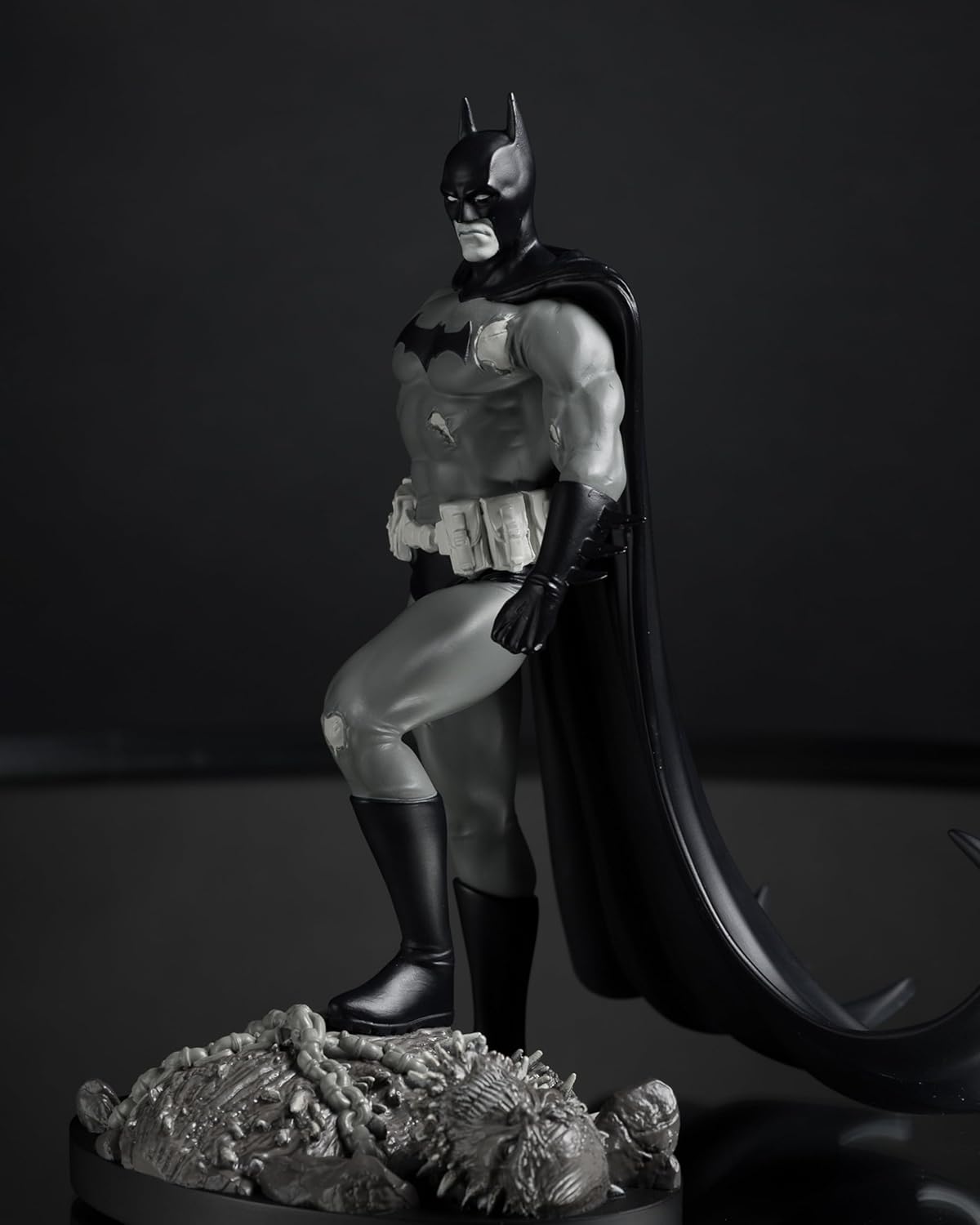 McFarlane Toys - DC Direct Batman by Bjorn Barends (Batman Black & White) 1:10 Scale Resin Statue
