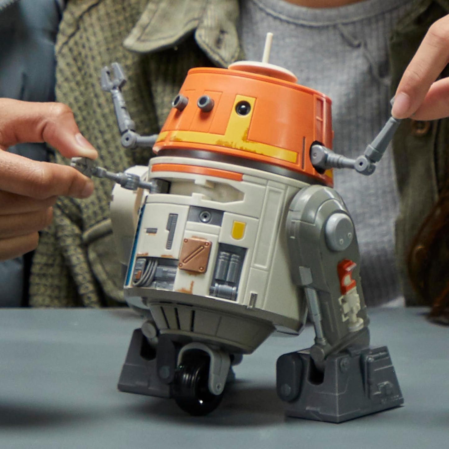 Star Wars Chatter Back Chopper, Ahsoka Animatronic Toys, 40+ Sound & Movement Combos, Interactive Toys