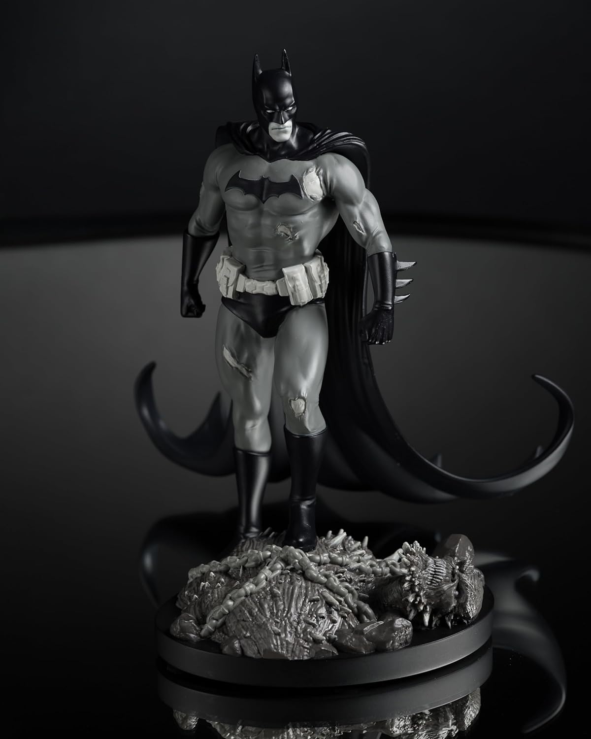 McFarlane Toys - DC Direct Batman by Bjorn Barends (Batman Black & White) 1:10 Scale Resin Statue
