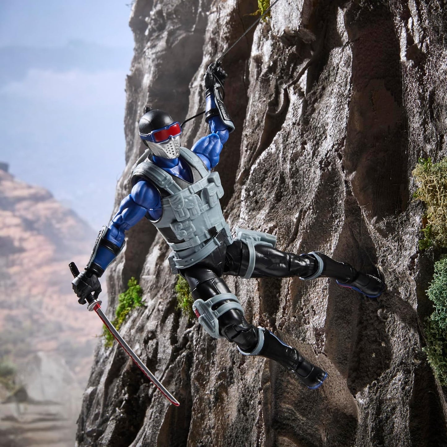 G.I. Joe Classified Series Snake Eyes V4, Collectible 6 Inch Action Figure with 7 Accessories