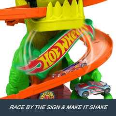 Hot Wheels Toy Car Track Set, City T-Rex Blaze Battle Playset & 1:64 Scale Die-Cast Vehicle