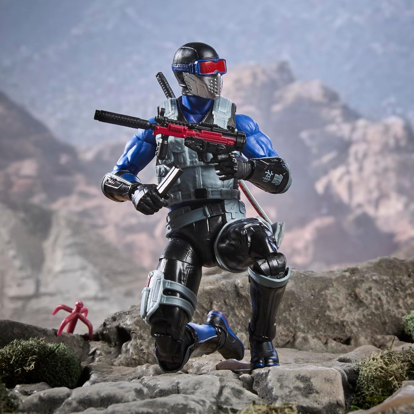 G.I. Joe Classified Series Snake Eyes V4, Collectible 6 Inch Action Figure with 7 Accessories