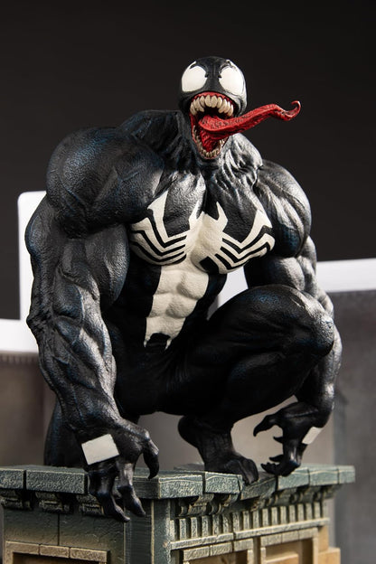 Marvel Venom 1:6th Scale Collectible with Scene & Comic