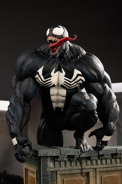 Marvel Venom 1:6th Scale Collectible with Scene & Comic