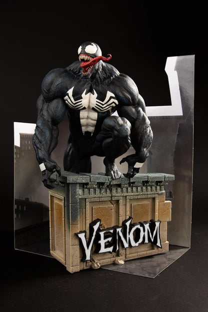 Marvel Venom 1:6th Scale Collectible with Scene & Comic