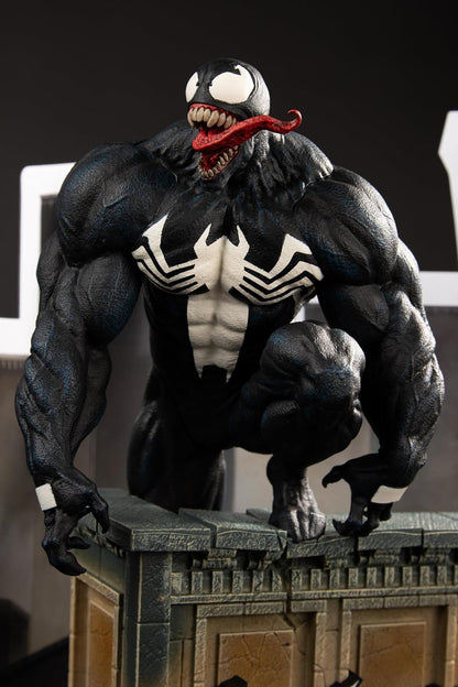 Marvel Venom 1:6th Scale Collectible with Scene & Comic