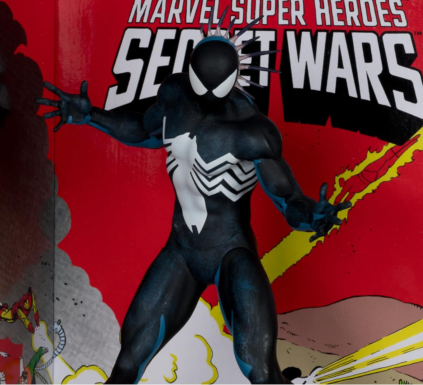 Marvel Spider-Man 1:6th Scale Collectible with Scene & Comic