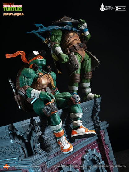 Teenage Mutant Ninja Turtles HB0105 Deluxe Ver. Michelangelo Action Figure