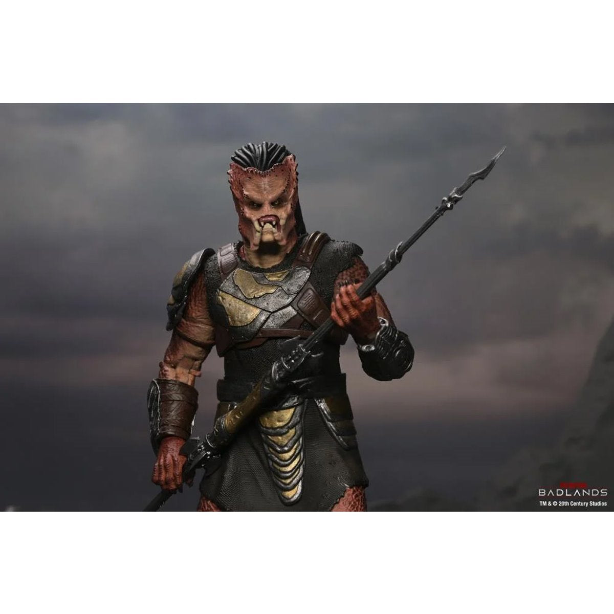 Predator: Badlands Ultimate Dek Training Armor 7-Inch Scale Action Figure