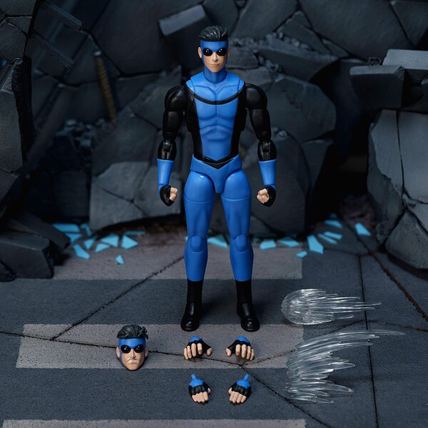 Invincible Wave 1 Invincible 6-Inch Scale Action Figure