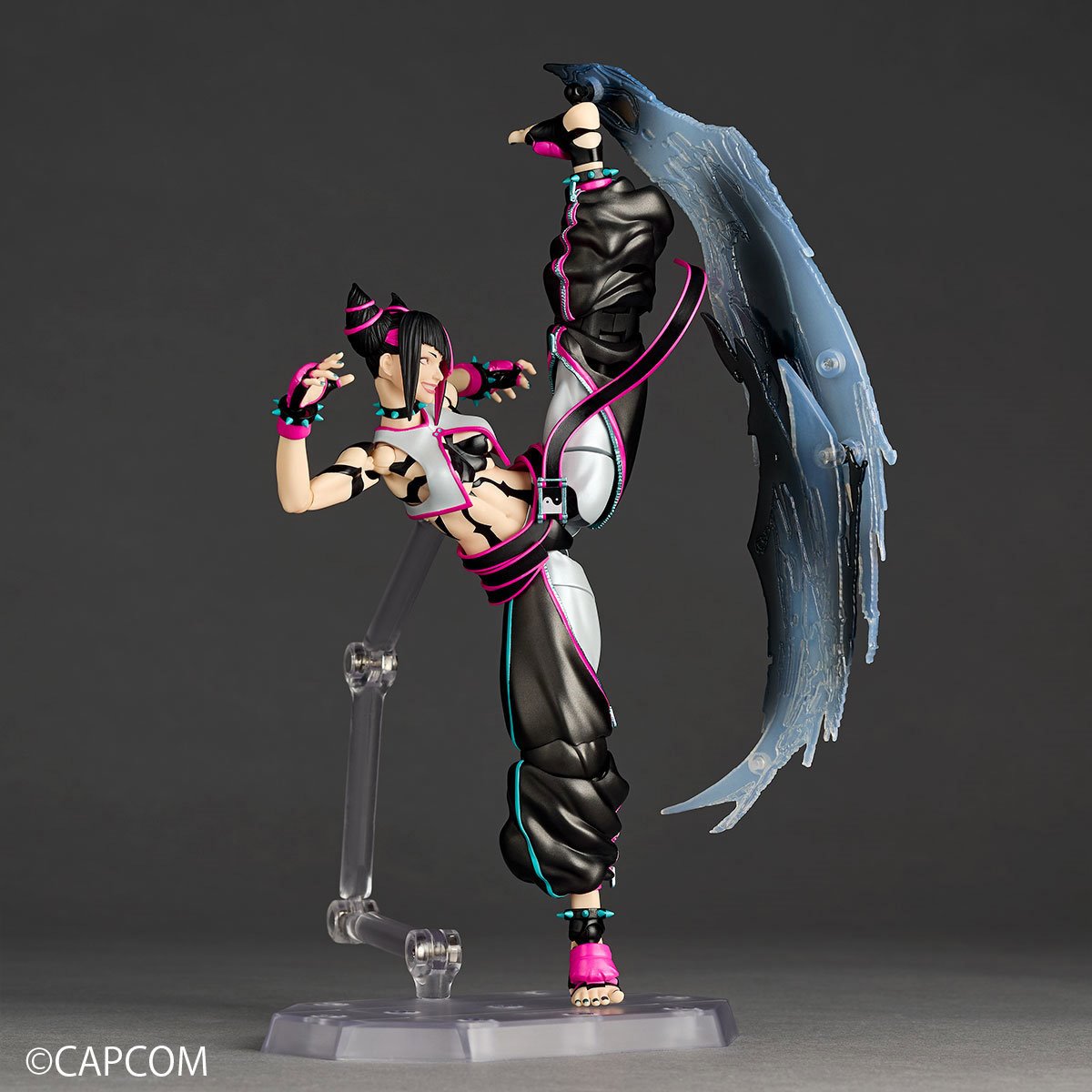 Street Fighter 6 Juri Revoltech Amazing Yamaguchi Action Figure
