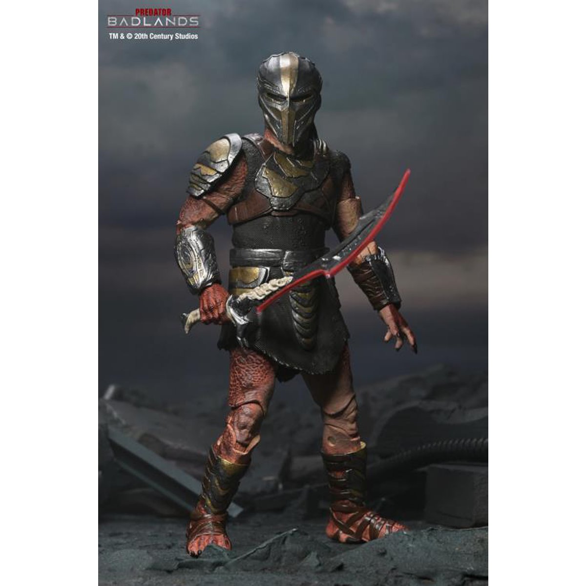 Predator: Badlands Ultimate Dek Training Armor 7-Inch Scale Action Figure
