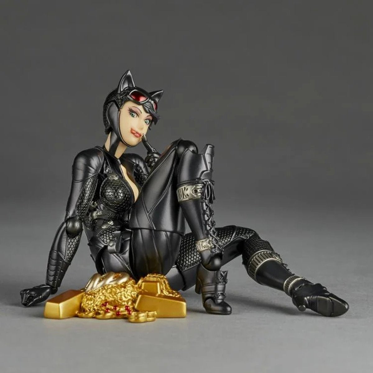 Batman: Arkham Knight Catwoman Revoltech Amazing Yamaguchi Action Figure