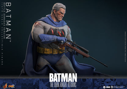 Batman: The Dark Knight Returns Batman (Battle Damaged Version) 1/6th Scale Collectible Figure