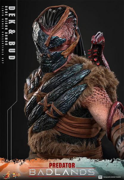Predator: Badlands Dek (Bone Bison Armor) & Bud Collectible Figure