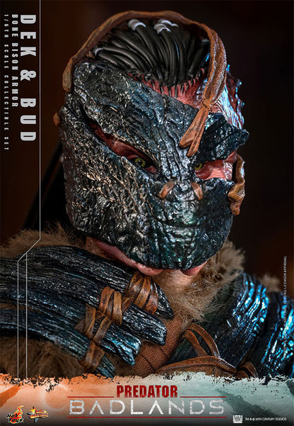Predator: Badlands Dek (Bone Bison Armor) & Bud Collectible Figure