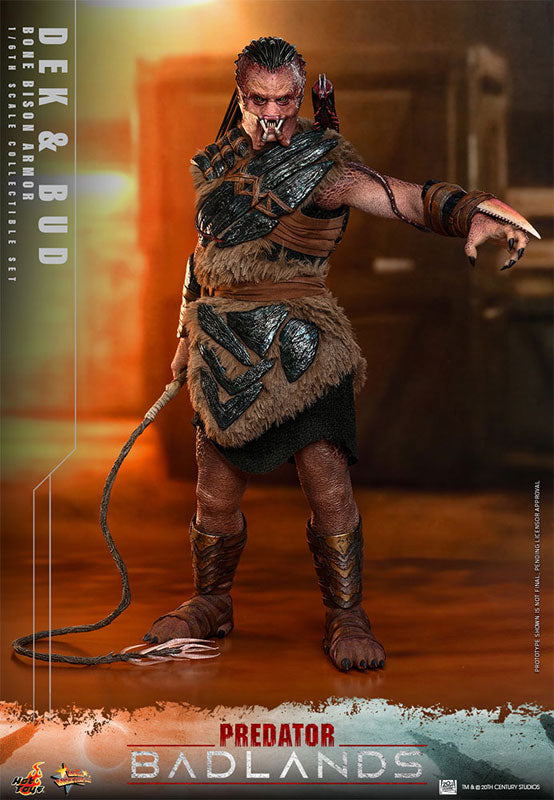 Predator: Badlands Dek (Bone Bison Armor) & Bud Collectible Figure