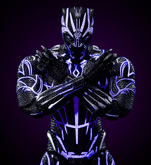 Marvel Studios: The Infinity Saga Black Panther Kinetic Energy Charged DLX Action Figure